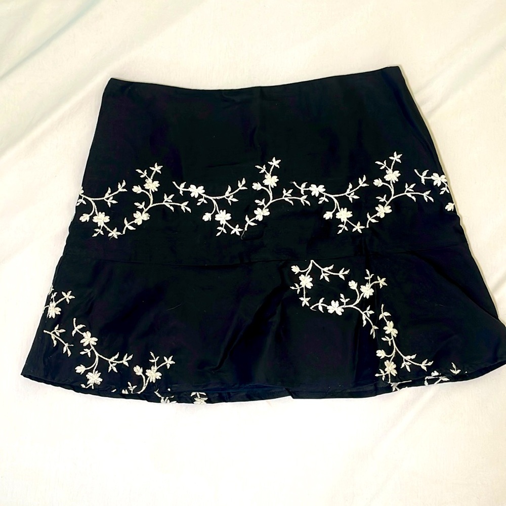 Helen Wang black mini skirt with white embroidered floral design size 2